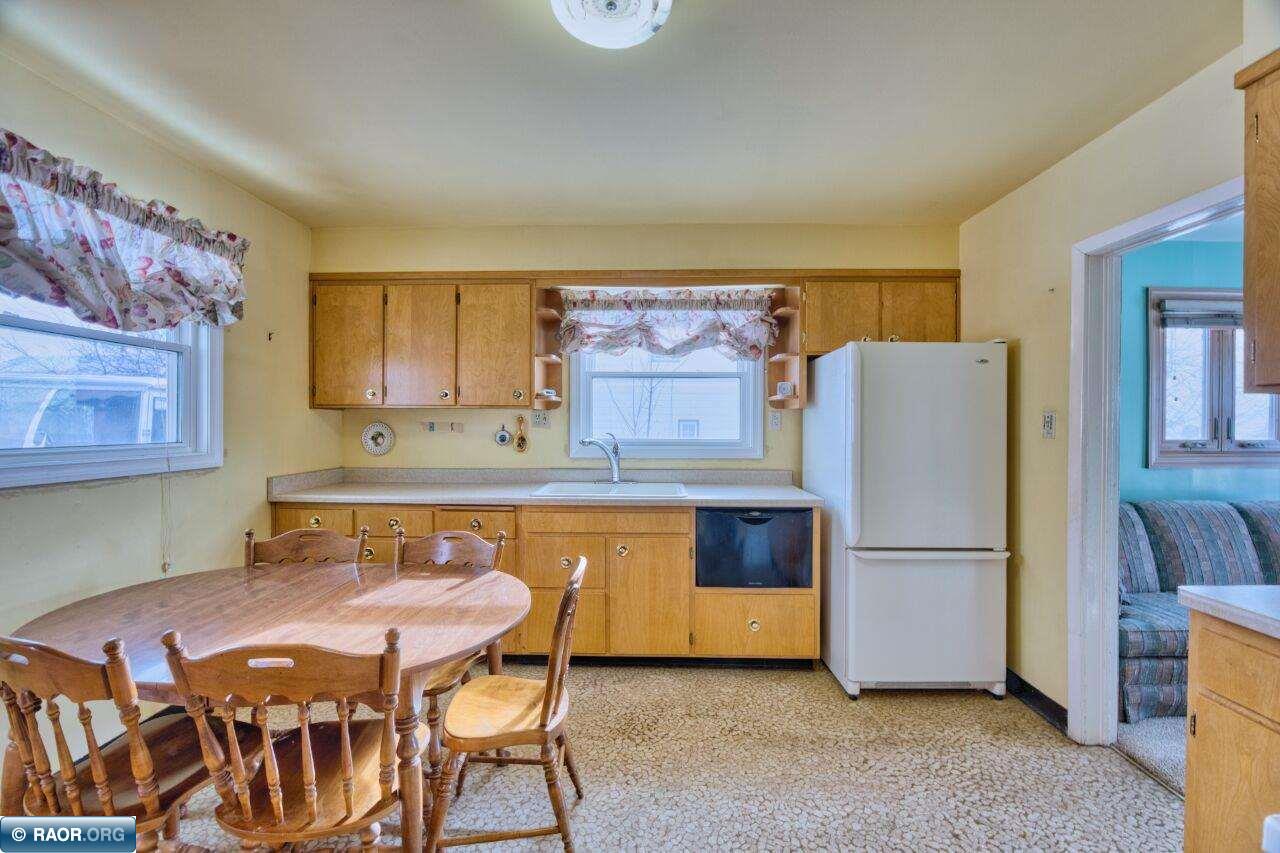 112 West Nebraska Avenue Gilbert, MN 55741 - Photo 4 of 27