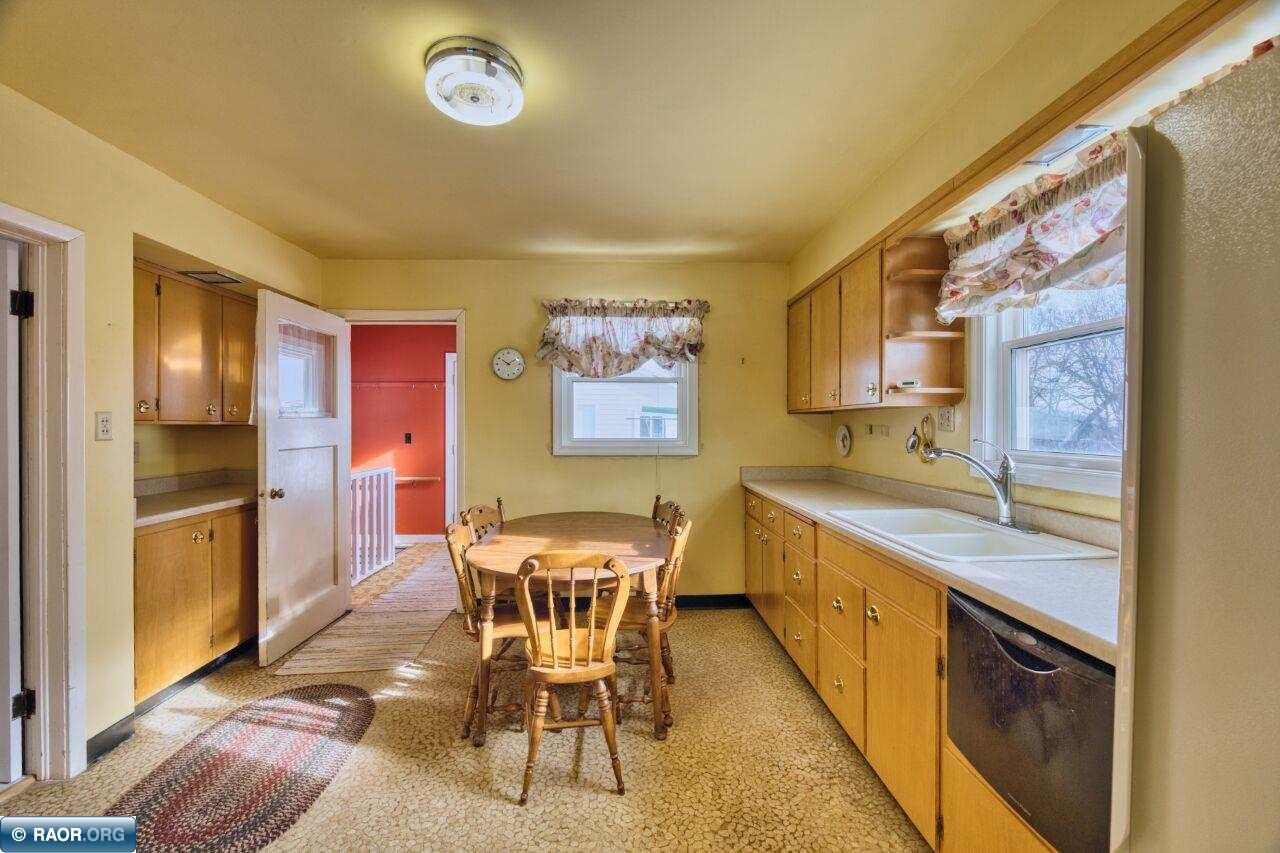 112 West Nebraska Avenue Gilbert, MN 55741 - Photo 5 of 27