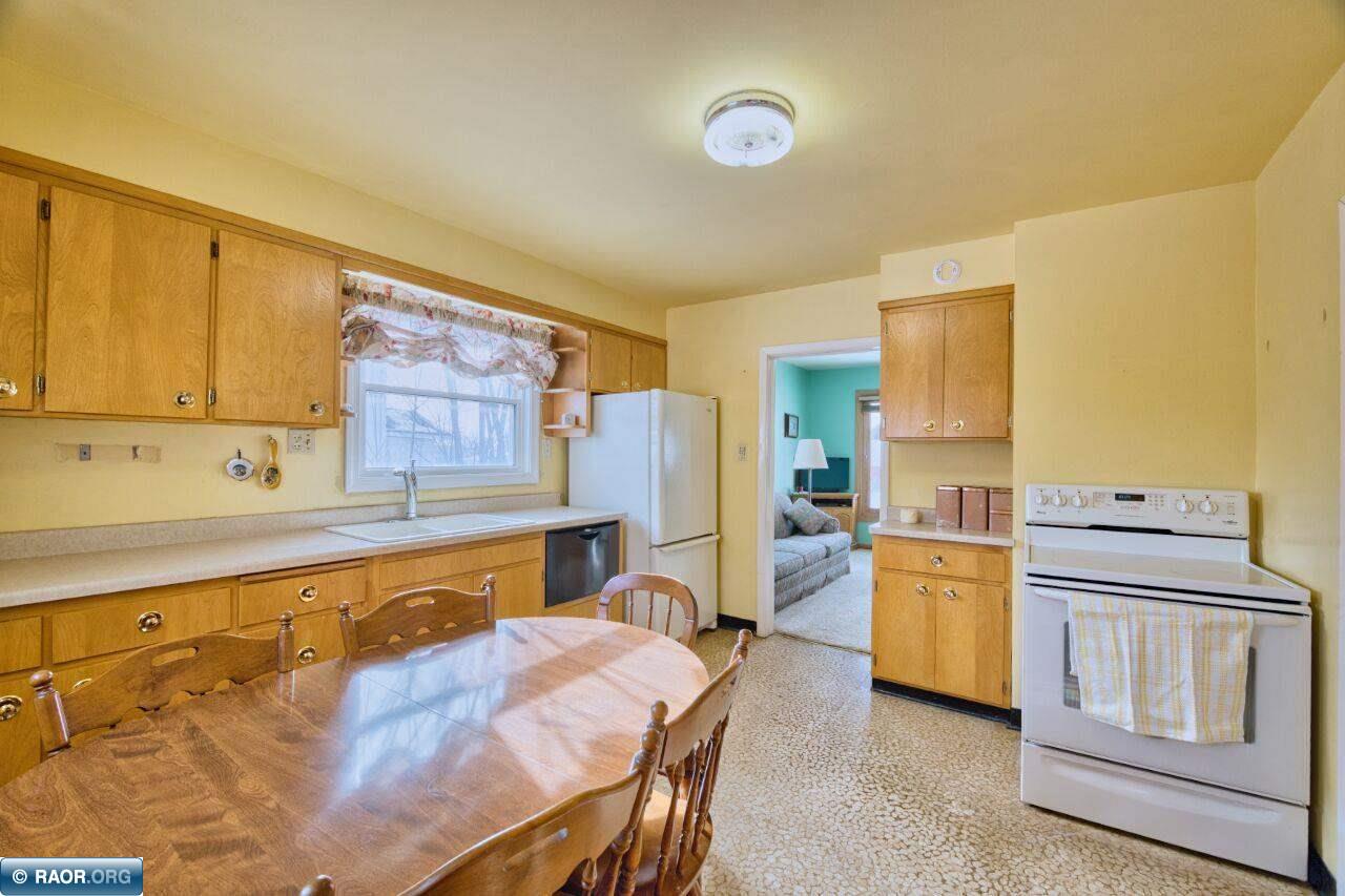 112 West Nebraska Avenue Gilbert, MN 55741 - Photo 6 of 27