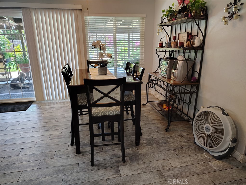 10467 California Avenue Riverside, CA 92505 - Photo 11 of 36