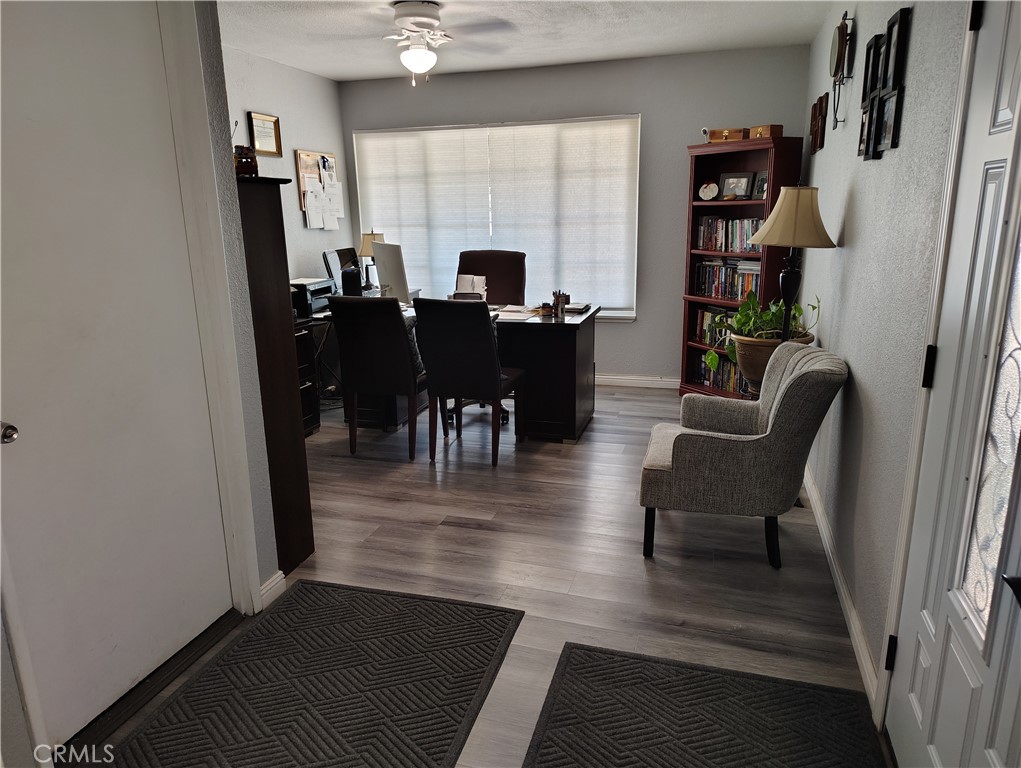 10467 California Avenue Riverside, CA 92505 - Photo 5 of 36