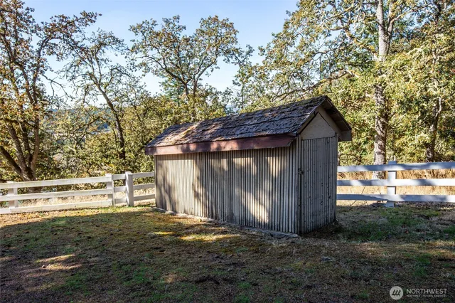 $1,200,000 | 327 Twin Oaks Lane, Friday Harbor, WA 98250