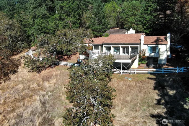 $1,200,000 | 327 Twin Oaks Lane, Friday Harbor, WA 98250