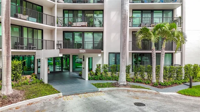 a view of a building entrance