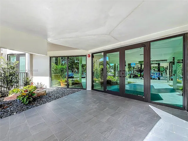 a view of a livingroom with furniture