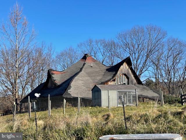 2822 Mauzy Road Berkeley Springs, WV 25411 - Photo 4 of 63 Truly Unique structure