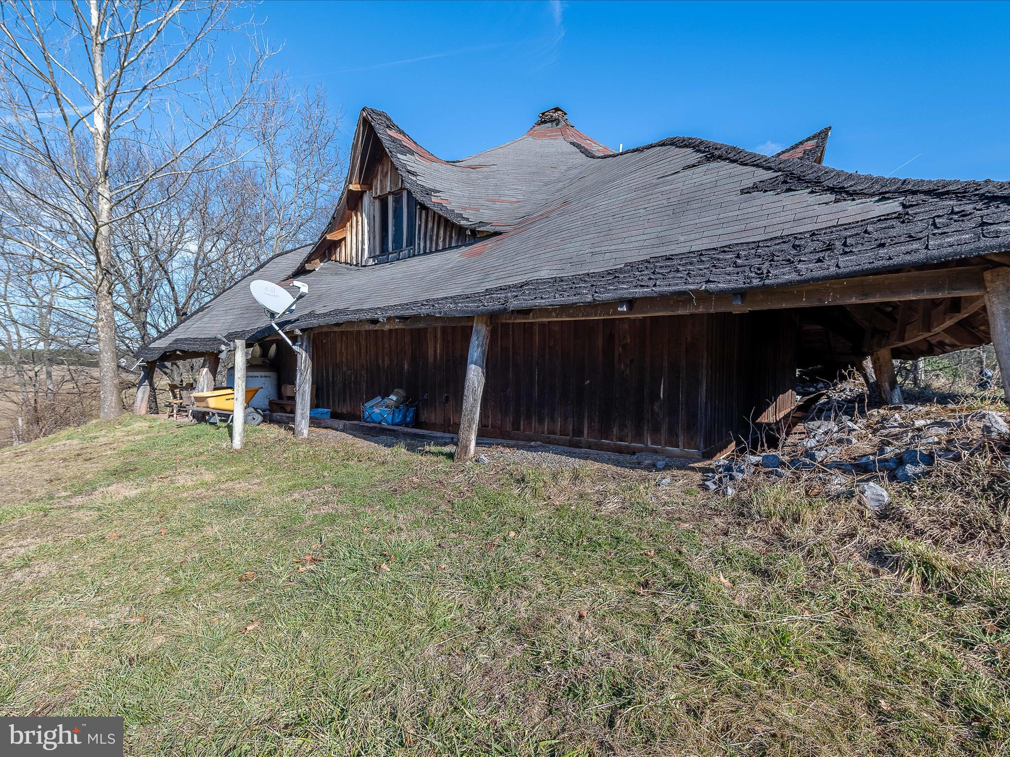 2822 Mauzy Road Berkeley Springs, WV 25411 - Photo 8 of 63 Gallery Image 8