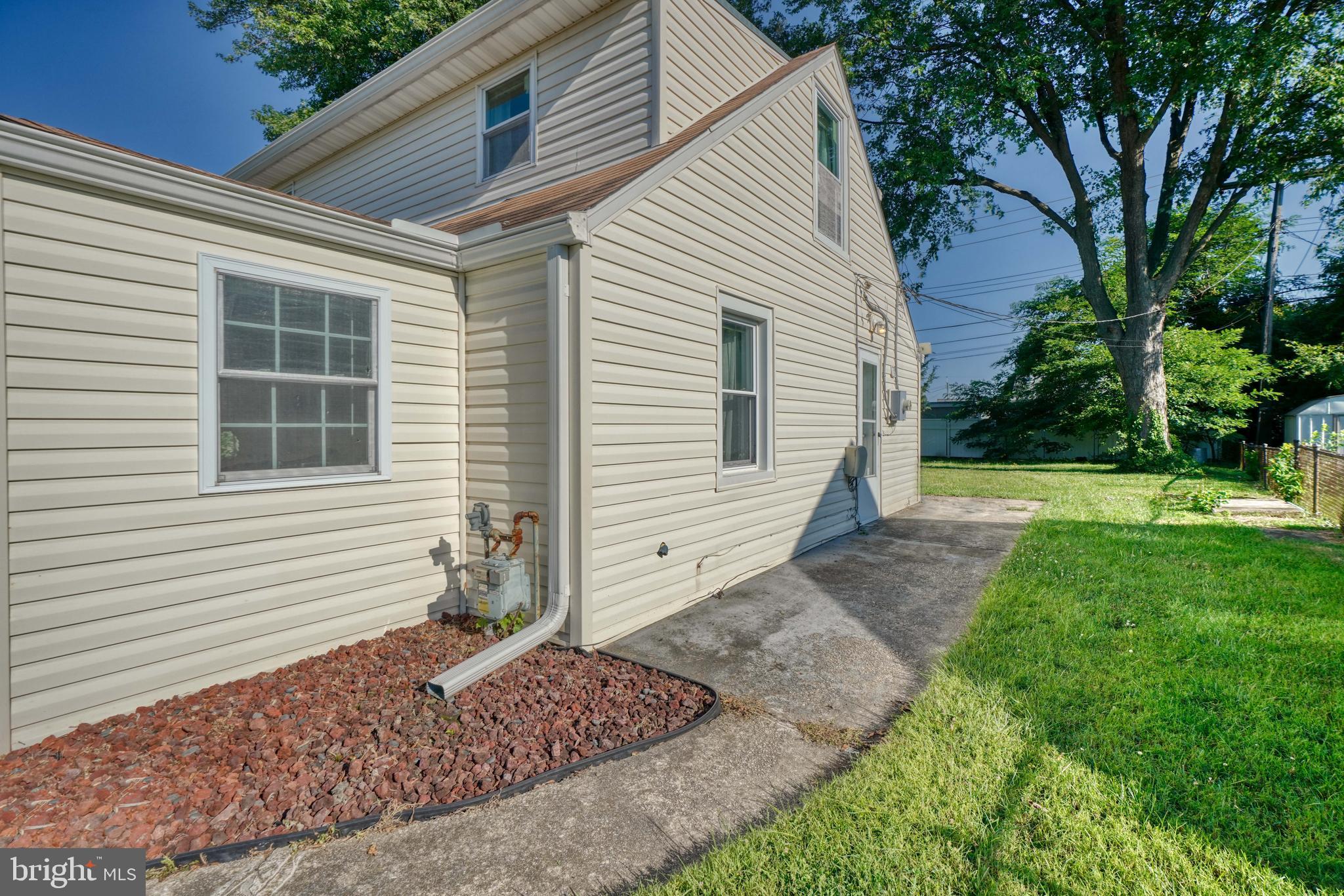 3138 Baybriar Road Dundalk, MD 21222 - Photo 31 of 34 Side View