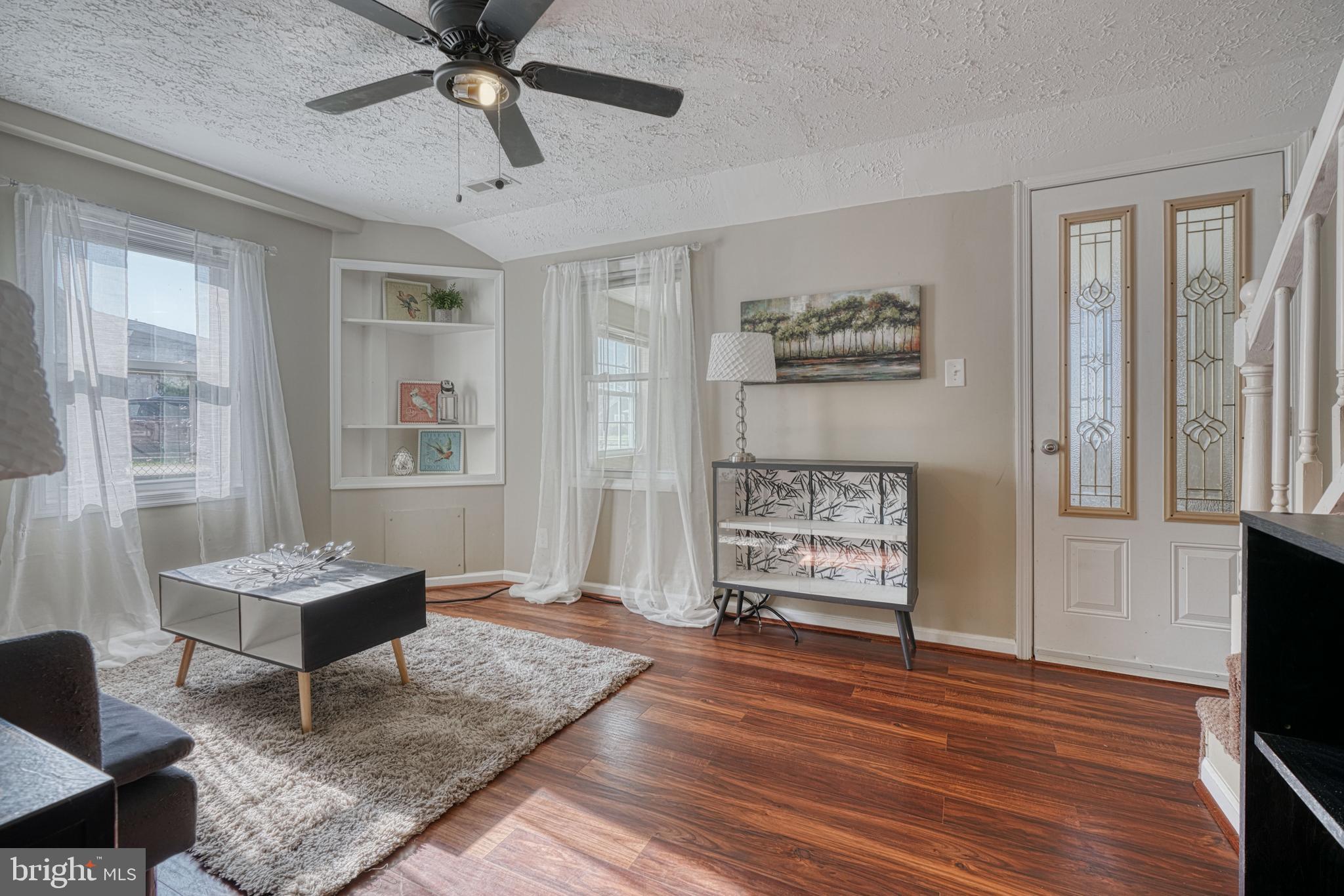 3138 Baybriar Road Dundalk, MD 21222 - Photo 7 of 34 Vinyl flooring and Corner built-in