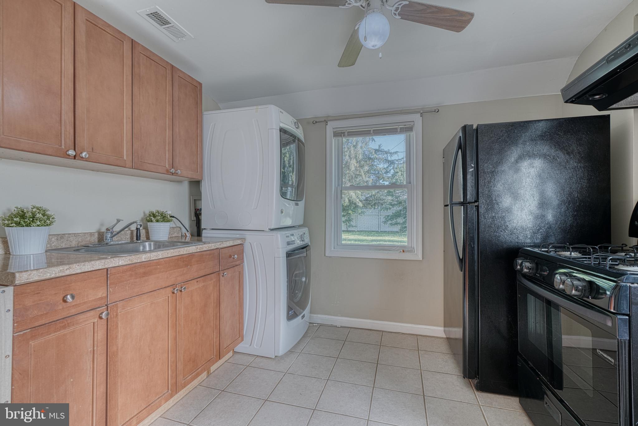 3138 Baybriar Road Dundalk, MD 21222 - Photo 10 of 34 Kitchen