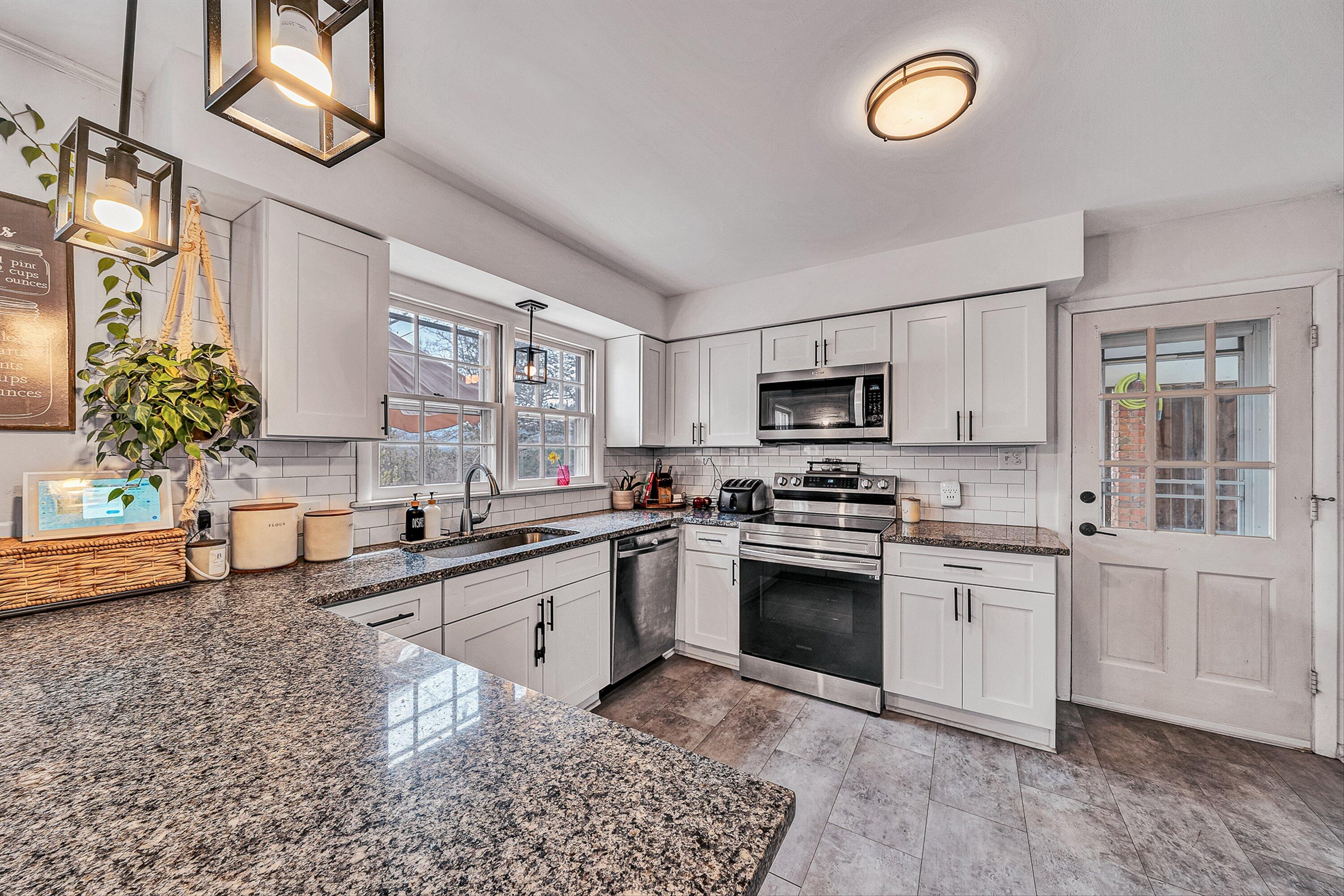 3610 Morning Dove Road Roanoke, VA 24018 - Photo 11 of 51 13-VM-05887