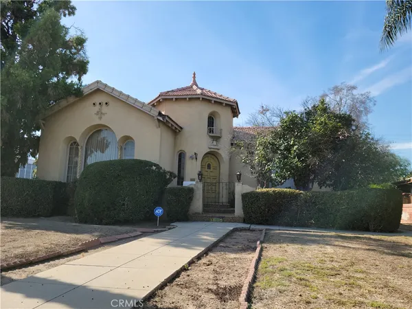 $1,299,000 | 3805 Linden Avenue, Long Beach, CA 90807