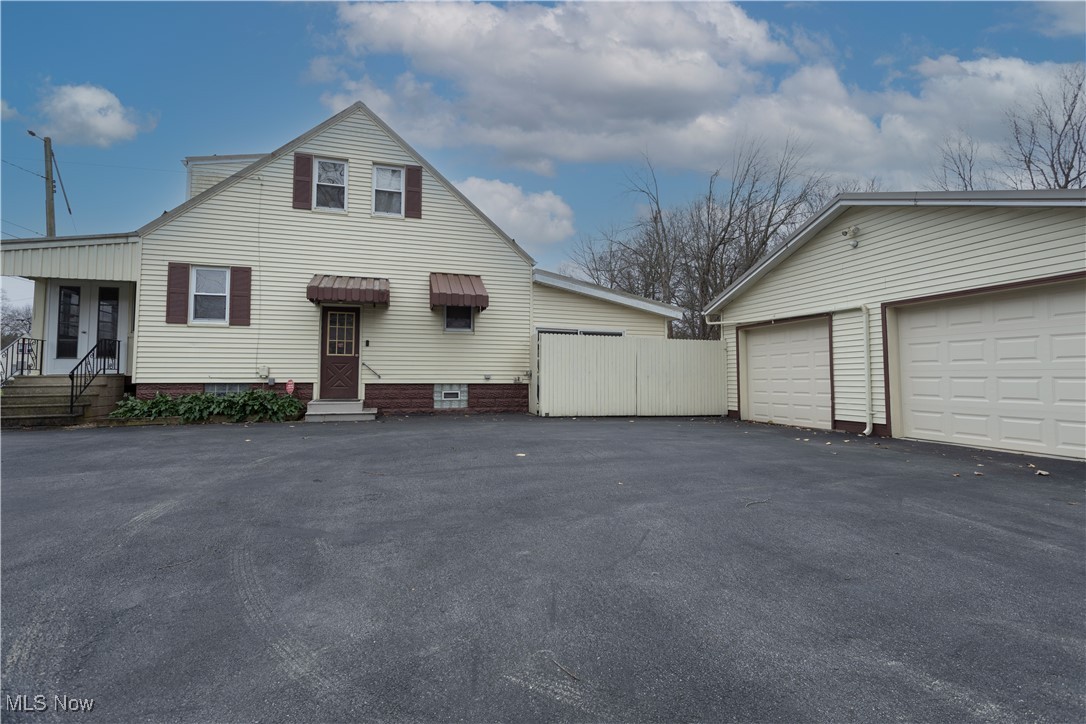 811 Ridge Road Newton Falls, OH 44444 - Photo 2 of 29 Gallery Image 2