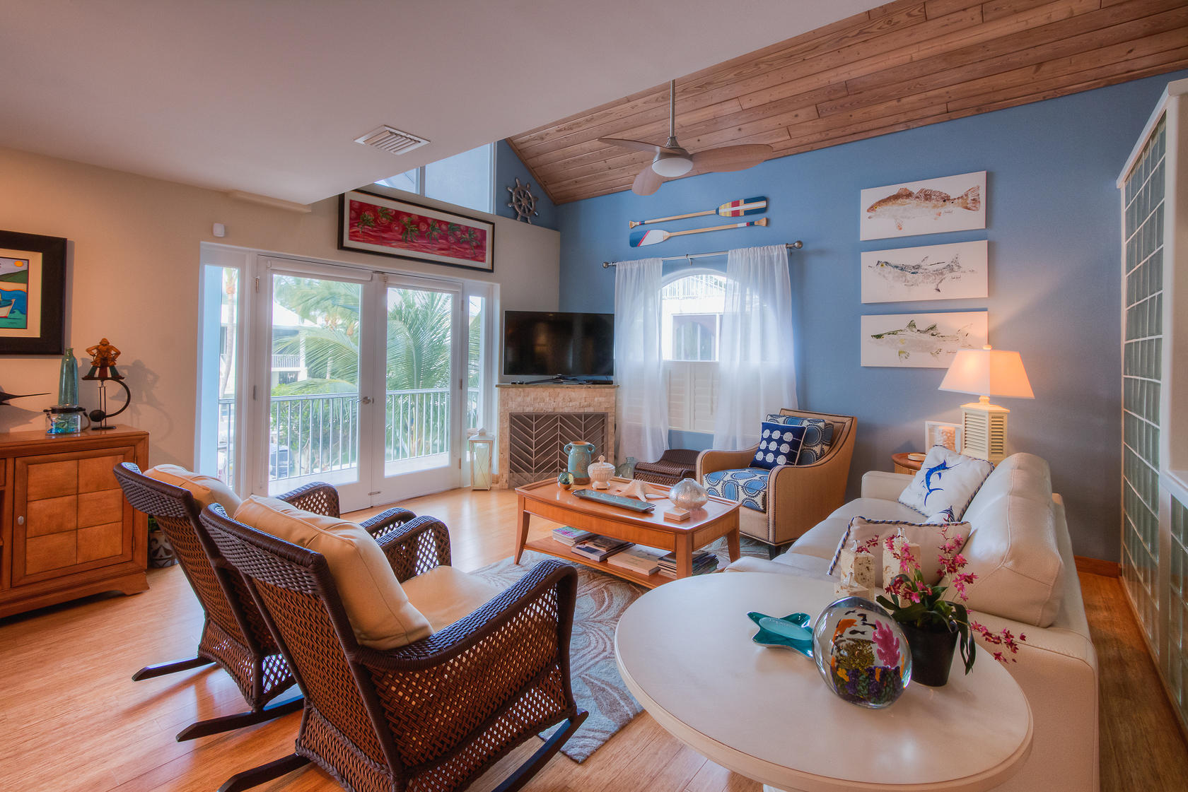 8 Center Lane Key Largo, FL 33037 - Photo 5 of 46 Living Area