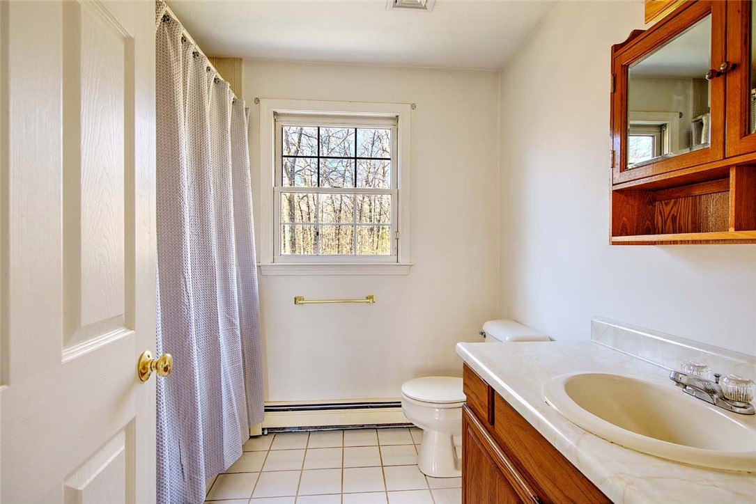 165 Bungy Road Scituate, RI 02857 - Photo 33 of 50 Owners full bathroom