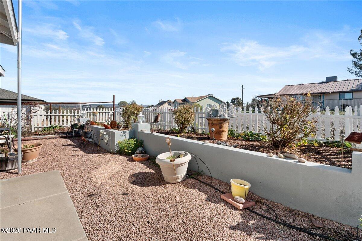 20656 East Wagon Way Mayer, AZ 86333 - Photo 5 of 25 05-Front Yard