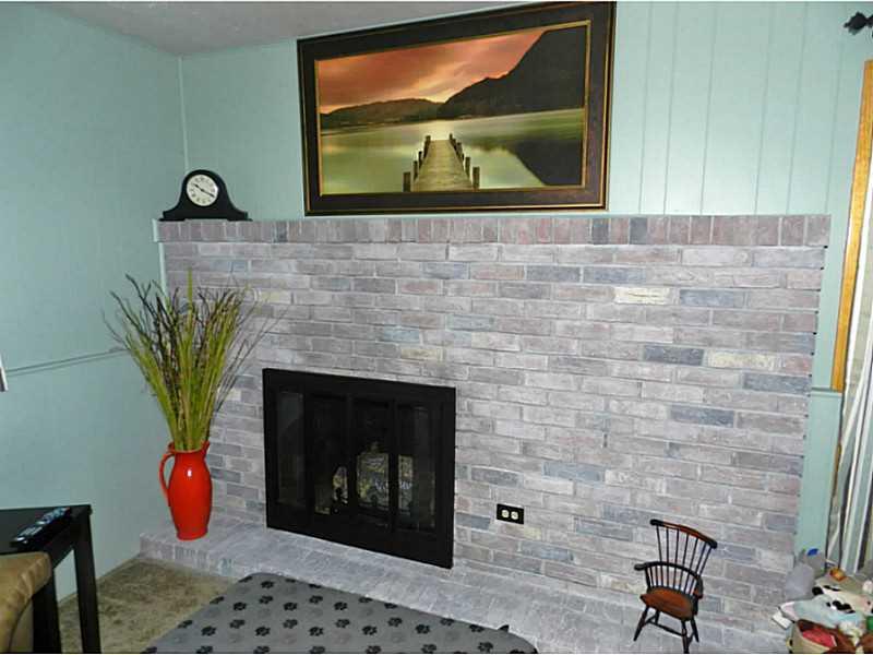 2735 Copper Road New Castle, PA 16101 - Photo 11 of 21 Family Room.