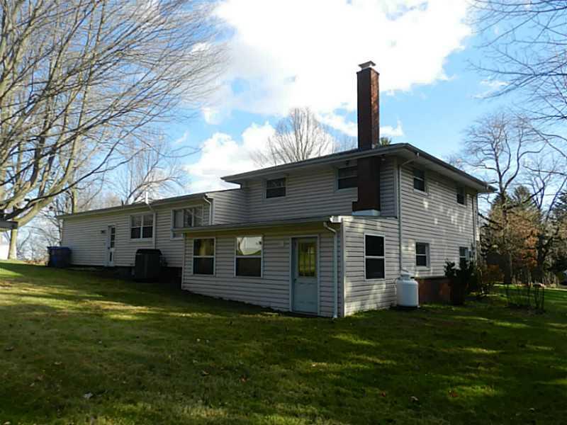 2735 Copper Road New Castle, PA 16101 - Photo 17 of 21 Exterior Back.