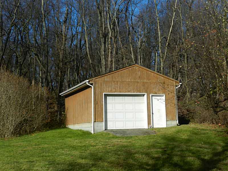 2735 Copper Road New Castle, PA 16101 - Photo 20 of 21 Parking Lot/Garage.