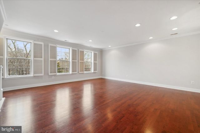 $685,000 | 103 Surgeon Generals Court, Philadelphia, PA 19146