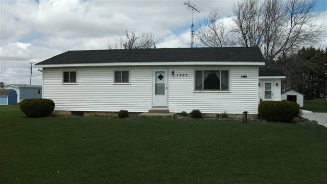 1265 East Peck Road Peck, MI 48466 - Photo 1 of 12 31053891.JPG