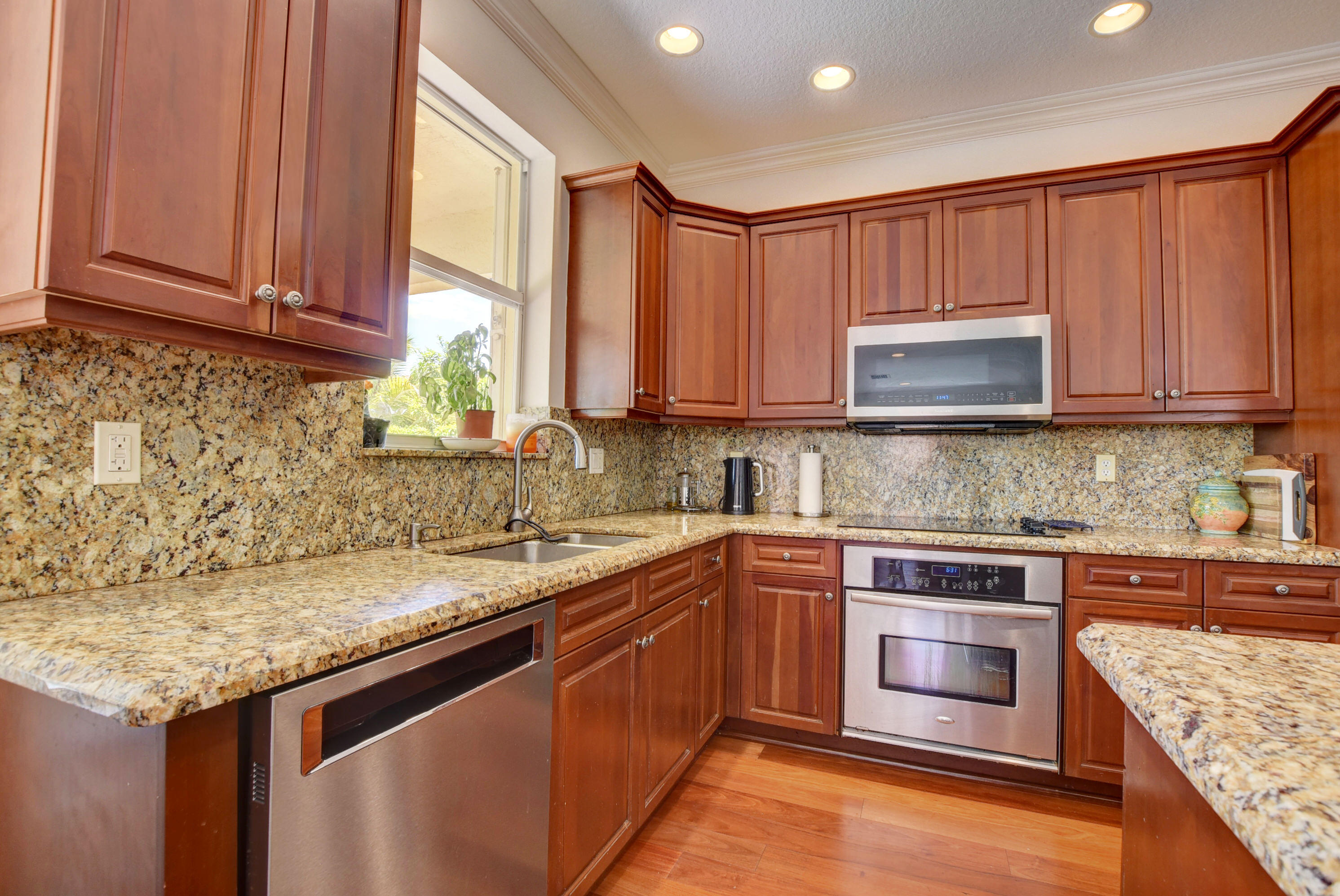 9744 Roche Place Wellington, FL 33414 - Photo 14 of 46 Kitchen