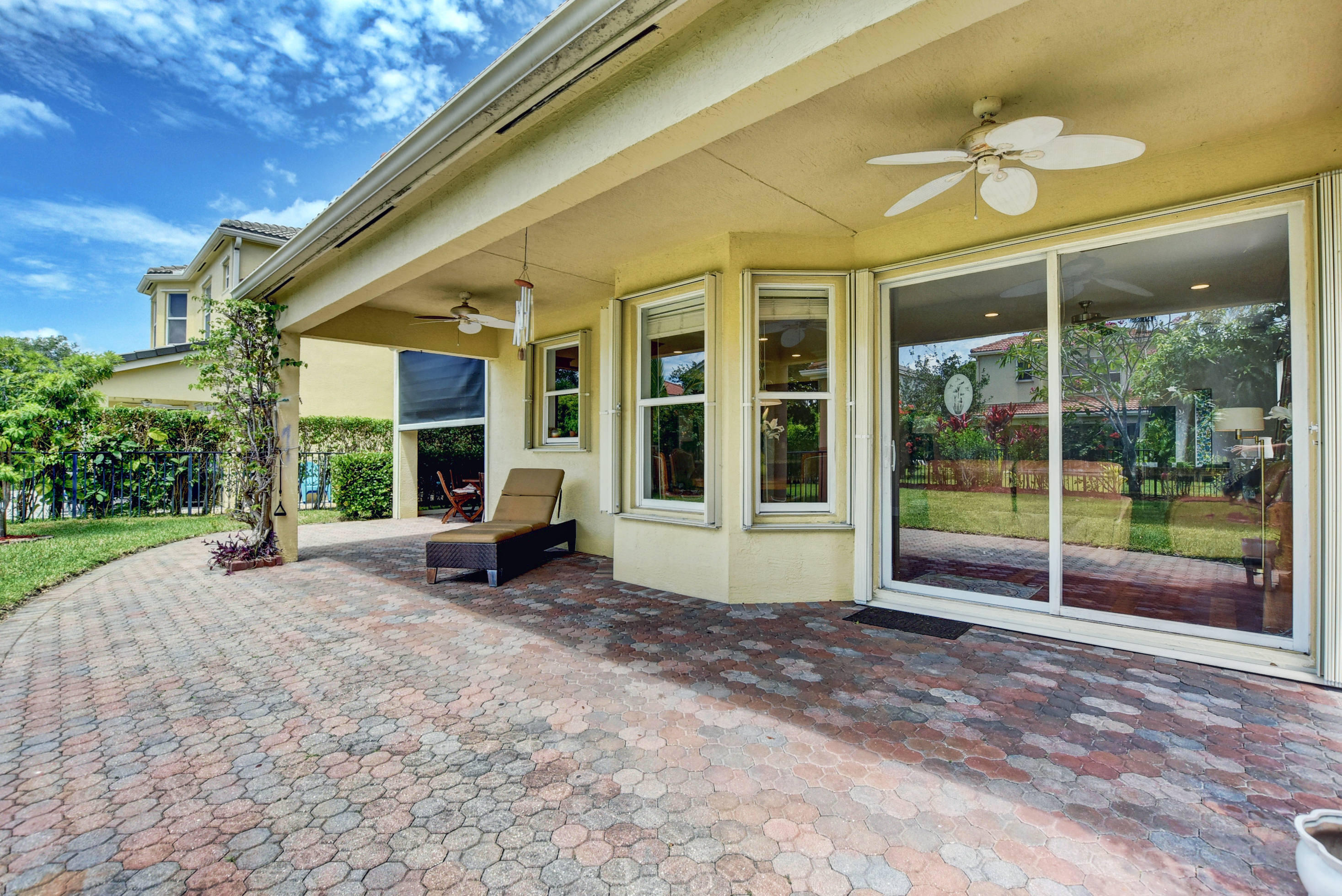9744 Roche Place Wellington, FL 33414 - Photo 31 of 46 Covered patio