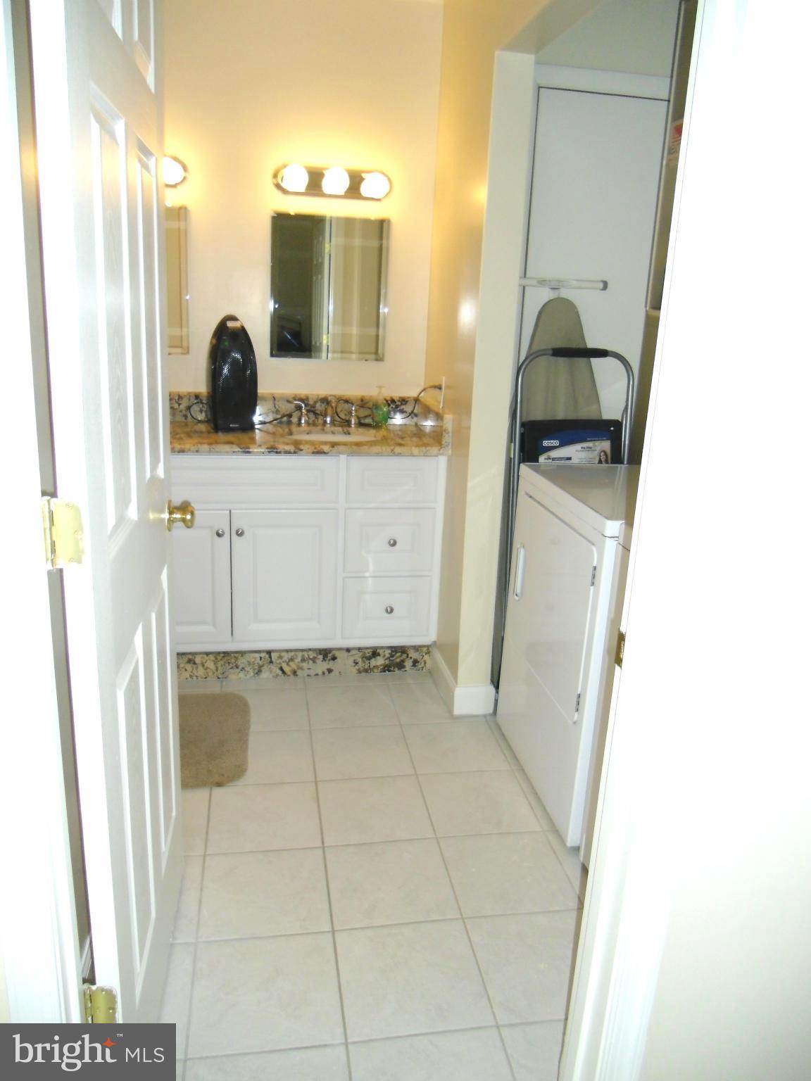 5804 Royal Ridge Drive, Unit G Springfield, VA 22152 - Photo 18 of 24 Bath