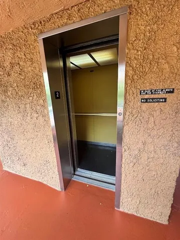 $1,690 | 8901 North New River Canal Road, Unit 18W, Fort Lauderdale, FL 33324