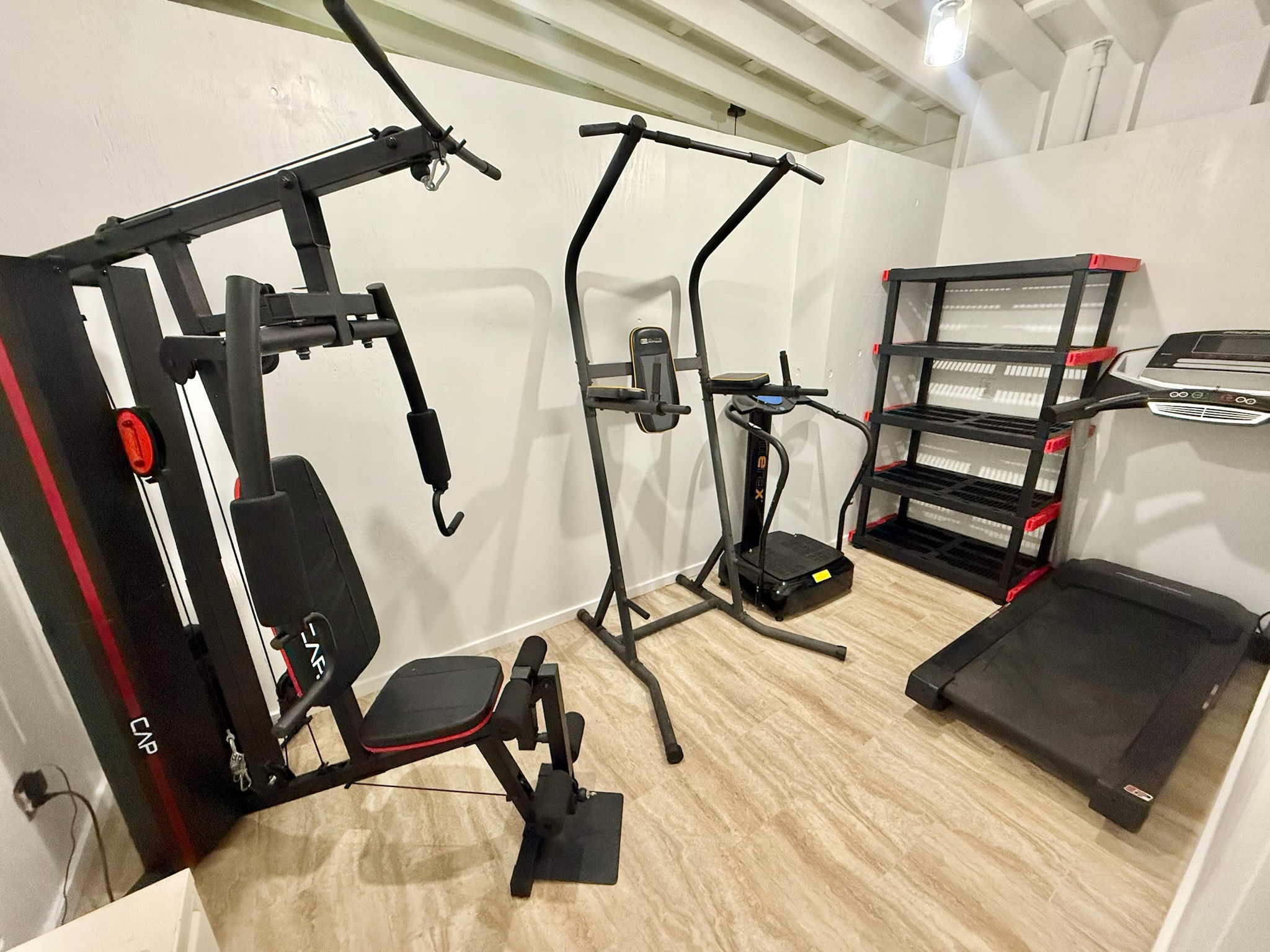 92-2083 Kailua Boulevard Ocean View, HI 96704 - Photo 15 of 30 a view of a room with gym equipment