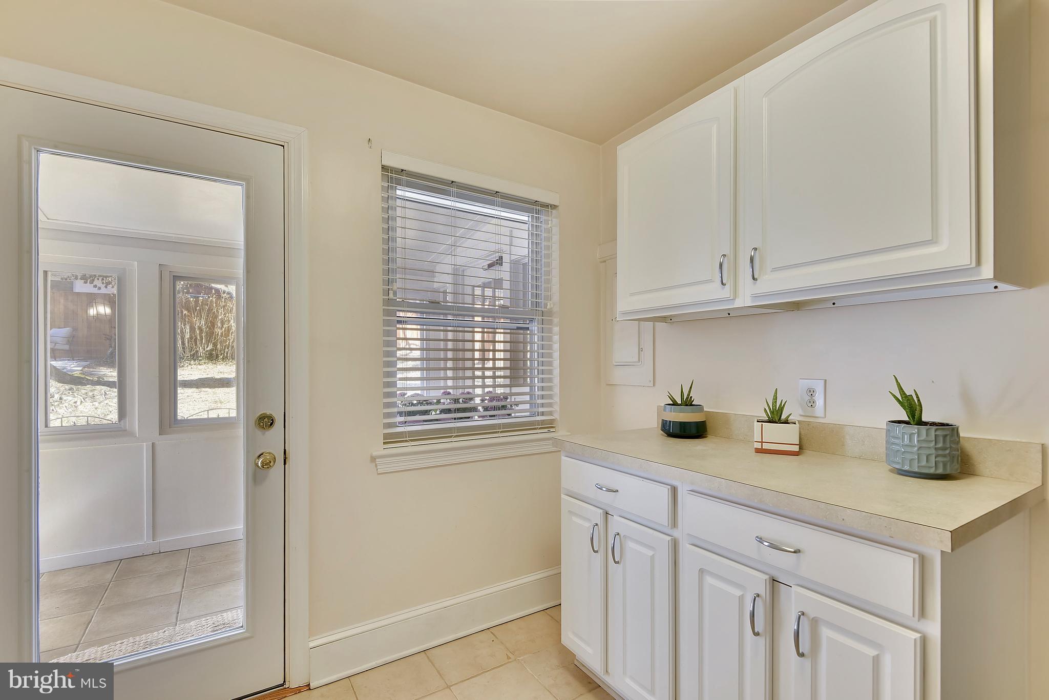 9914 Markham Street Silver Spring, MD 20901 - Photo 13 of 27 Mudroom/Laundry