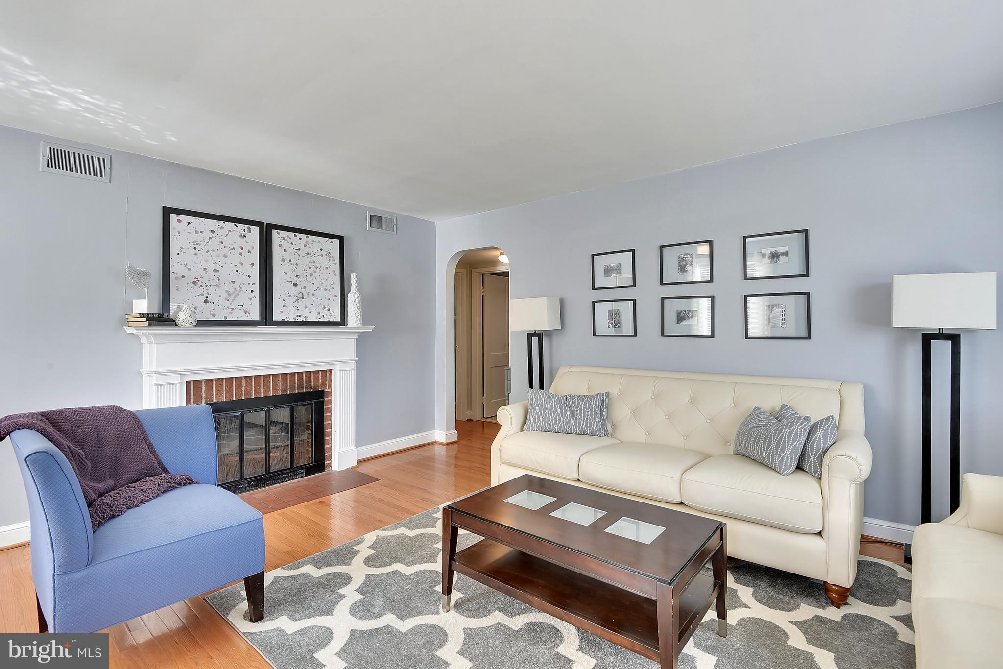 9914 Markham Street Silver Spring, MD 20901 - Photo 3 of 27 Living Room