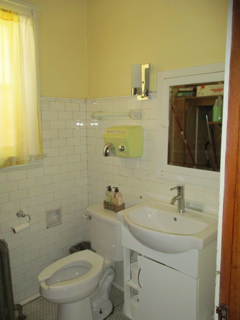 5717 West Cermak Road Cicero, IL 60804 - Photo 13 of 21 Gallery Image 13