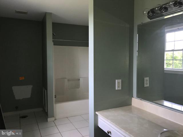 946 South Spring Road Vineland, NJ 08361 - Photo 15 of 19 Master bathroom