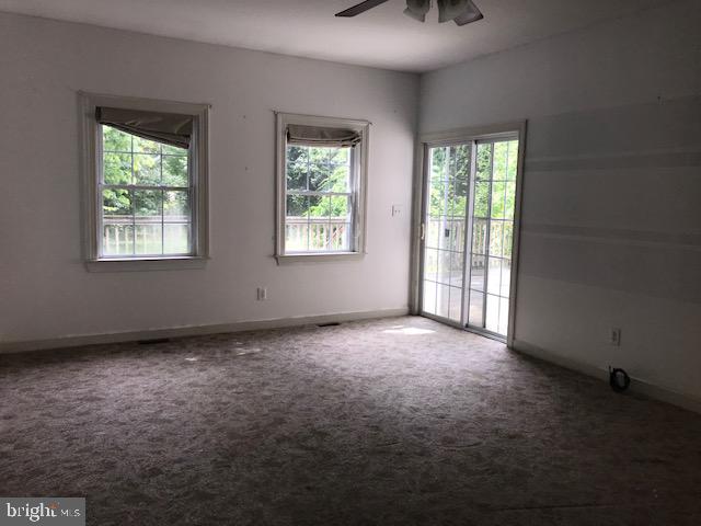 946 South Spring Road Vineland, NJ 08361 - Photo 9 of 19 Family room