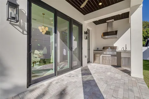 $1,795,000 | 921 12th Street North, St. Petersburg, FL 33705