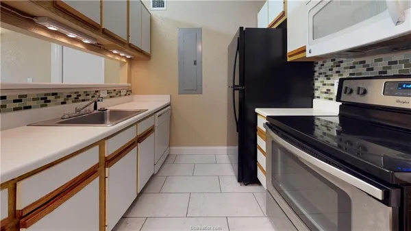 $1,800 | 515 Southwest Parkway, Unit 201, College Station, TX 77840