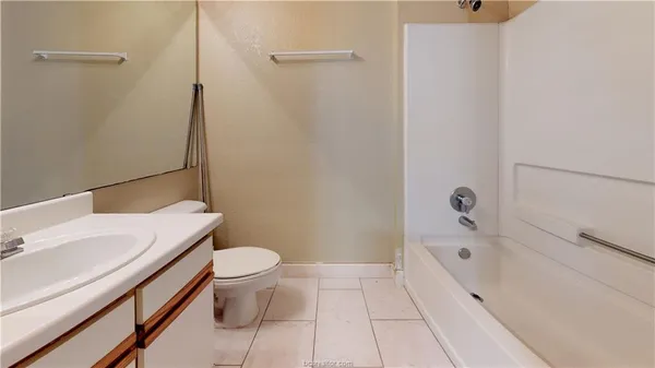 $1,800 | 515 Southwest Parkway, Unit 201, College Station, TX 77840