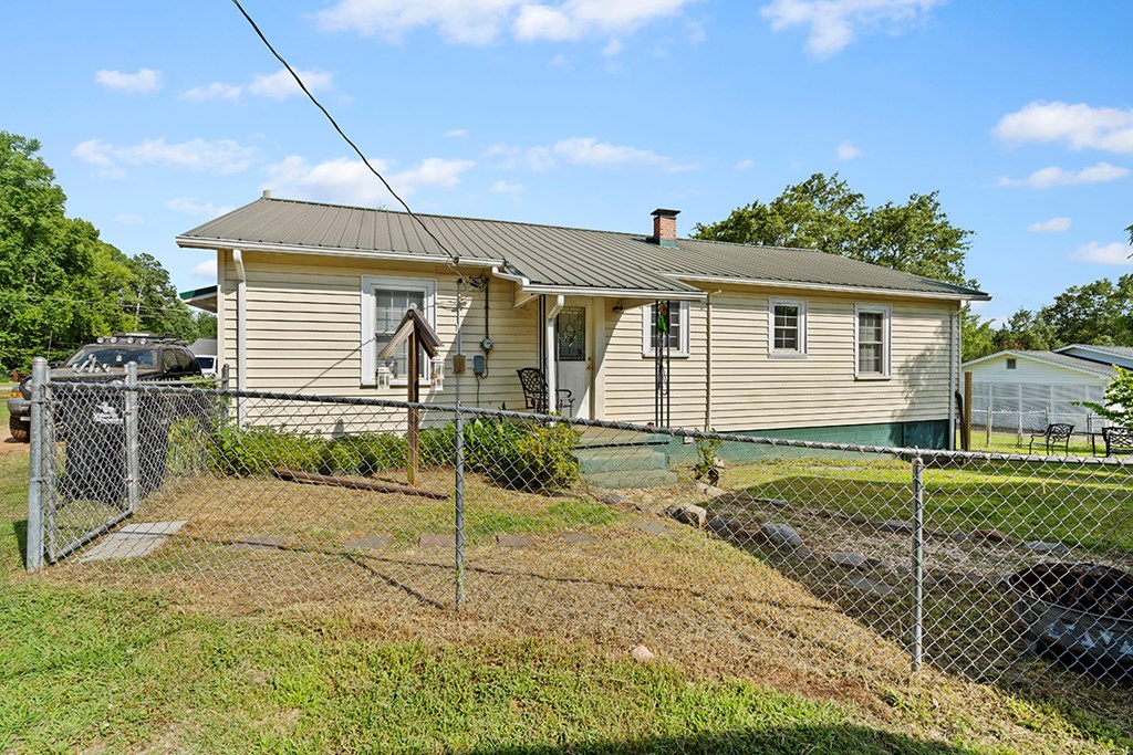 27 State Rd S-24-111 Ware Shoals, SC 29692 - Photo 13 of 19 Gallery Image 13