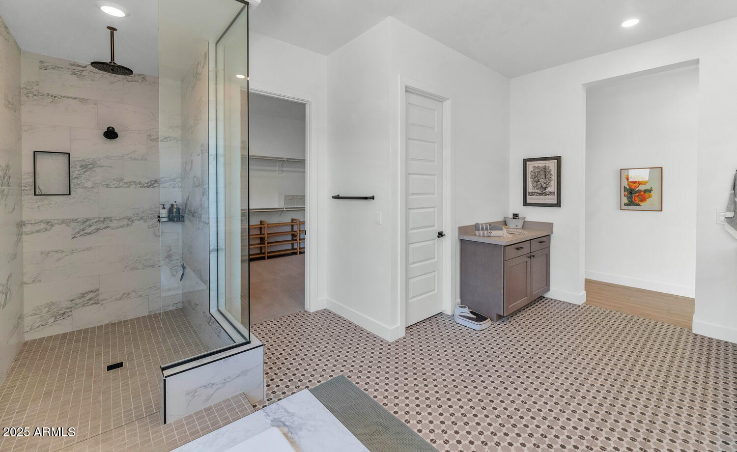 2041 East Fallen Leaf Lane Phoenix, AZ 85024 - Photo 15 of 31 a bathroom with a shower