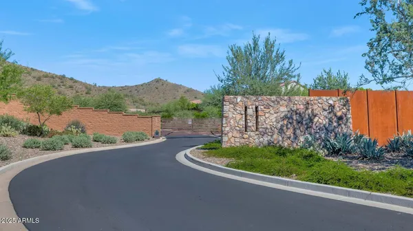 $10,995 | 2041 East Fallen Leaf Lane, Phoenix, AZ 85024