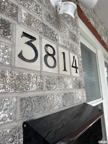 $900 | 3814 Mississippi Avenue, Davenport, IA 52807