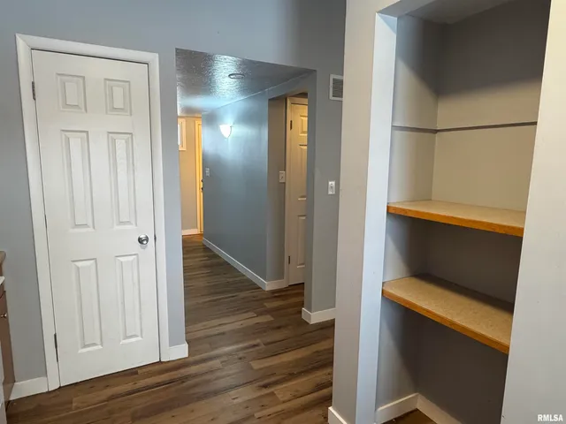 $900 | 3814 Mississippi Avenue, Davenport, IA 52807