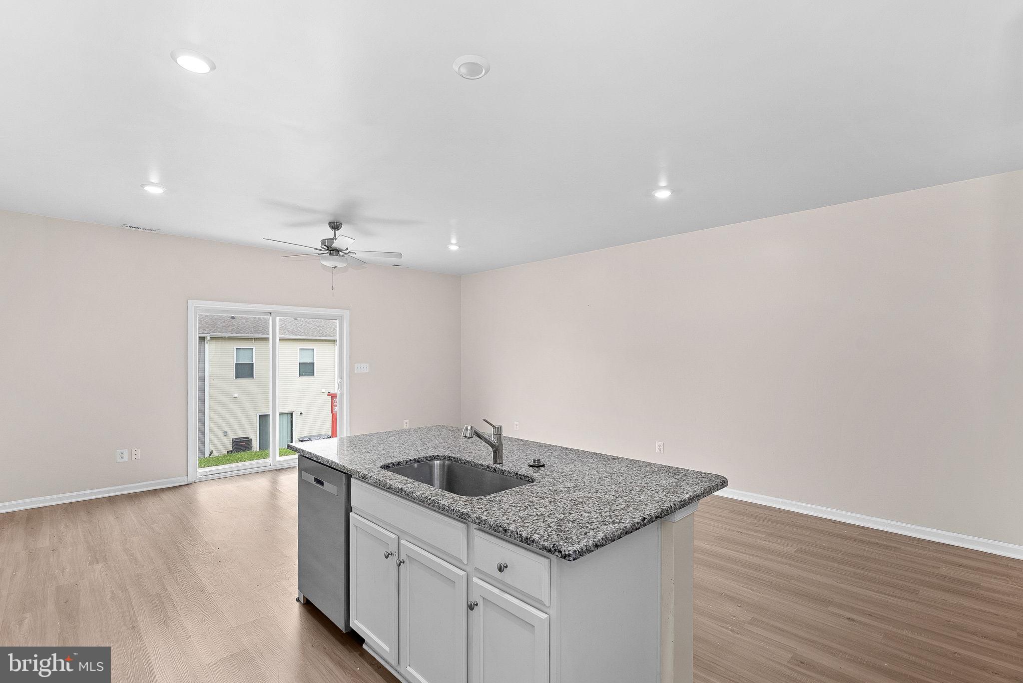 112 Cramsford Street Falling Waters, WV 25419 - Photo 9 of 35