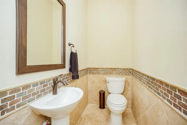 $3,750 | 1108 Peveto Street, Unit C, Houston, TX 77019
