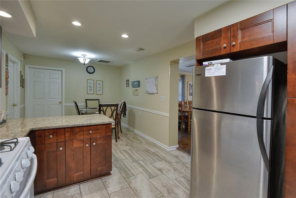 3605 Shallowford Road Marietta, GA 30062 - Photo 25 of 43 Gallery Image 25