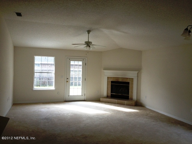 10622 Spring View Road Jacksonville, FL 32221 - Photo 4 of 15 GREAT ROOM