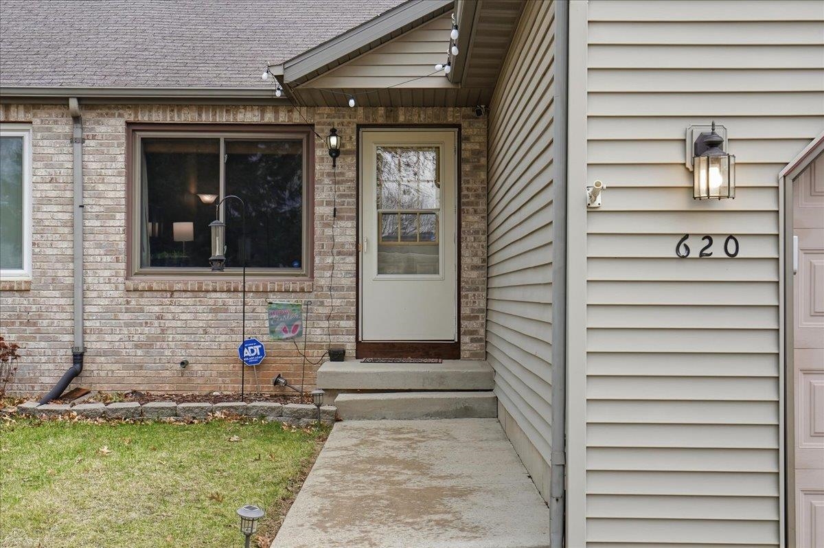 620 Constitution Lane DeForest, WI 53532 - Photo 2 of 45
