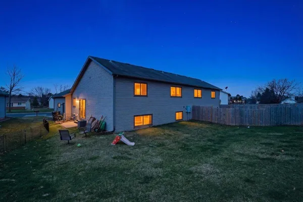 $334,900 | 620 Constitution Lane, DeForest, WI 53532