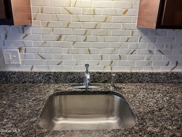 $1,600 | 733 Broadway, Unit 102, Albany, NY 12207